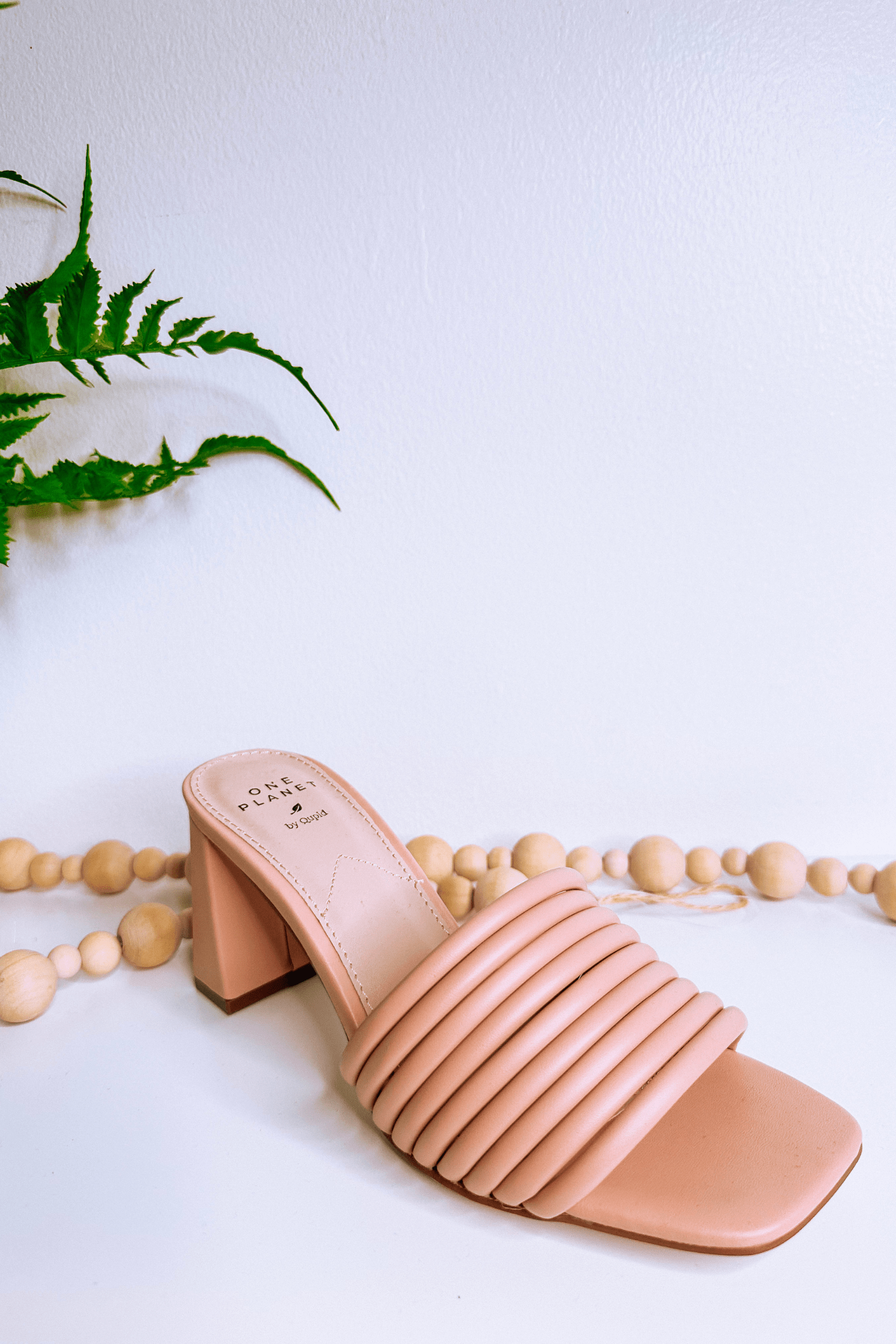 QUPID Womens Daisy Band prospective Mules