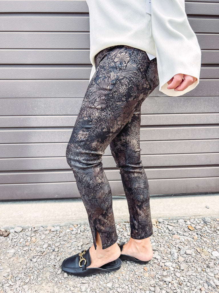 Tribal Denim Tribal Audrey Pull-On Slim Ankle Jeans-- Bronze Foil Print